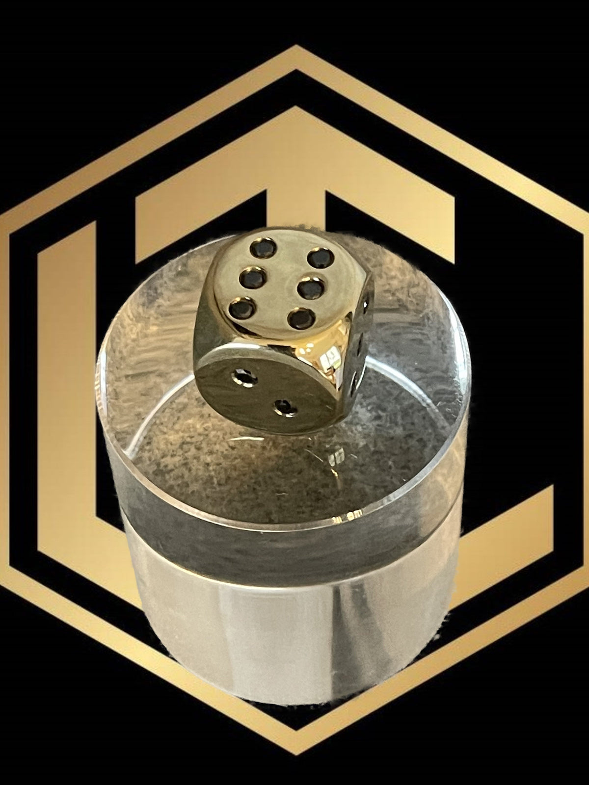 18 KARAT GOLD EDITIONEN · Massiv und handgefertigt.