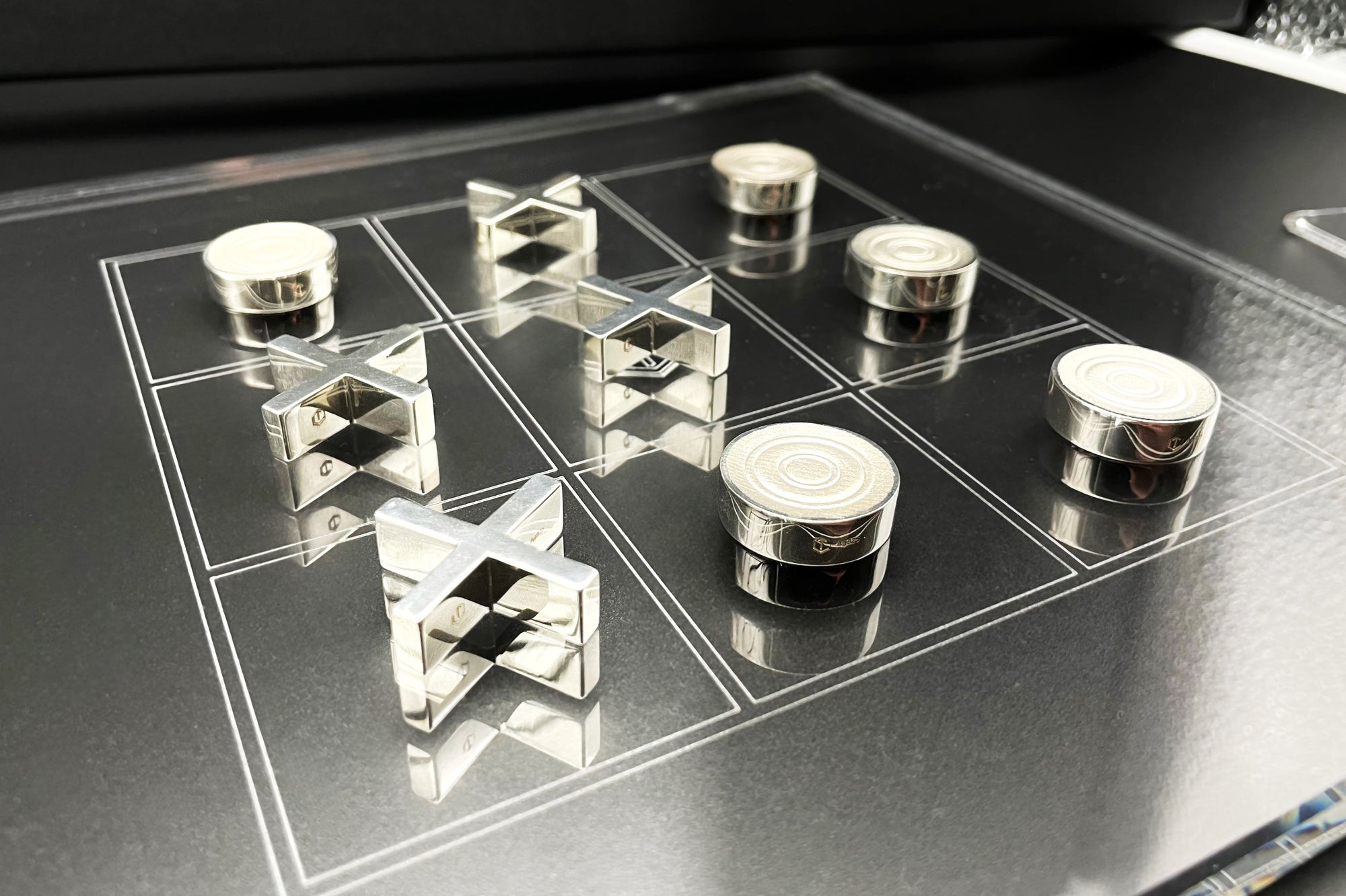 TIC-TAC-TOE BRETTSPIELE · Handgefertigt aus massivem Silber.