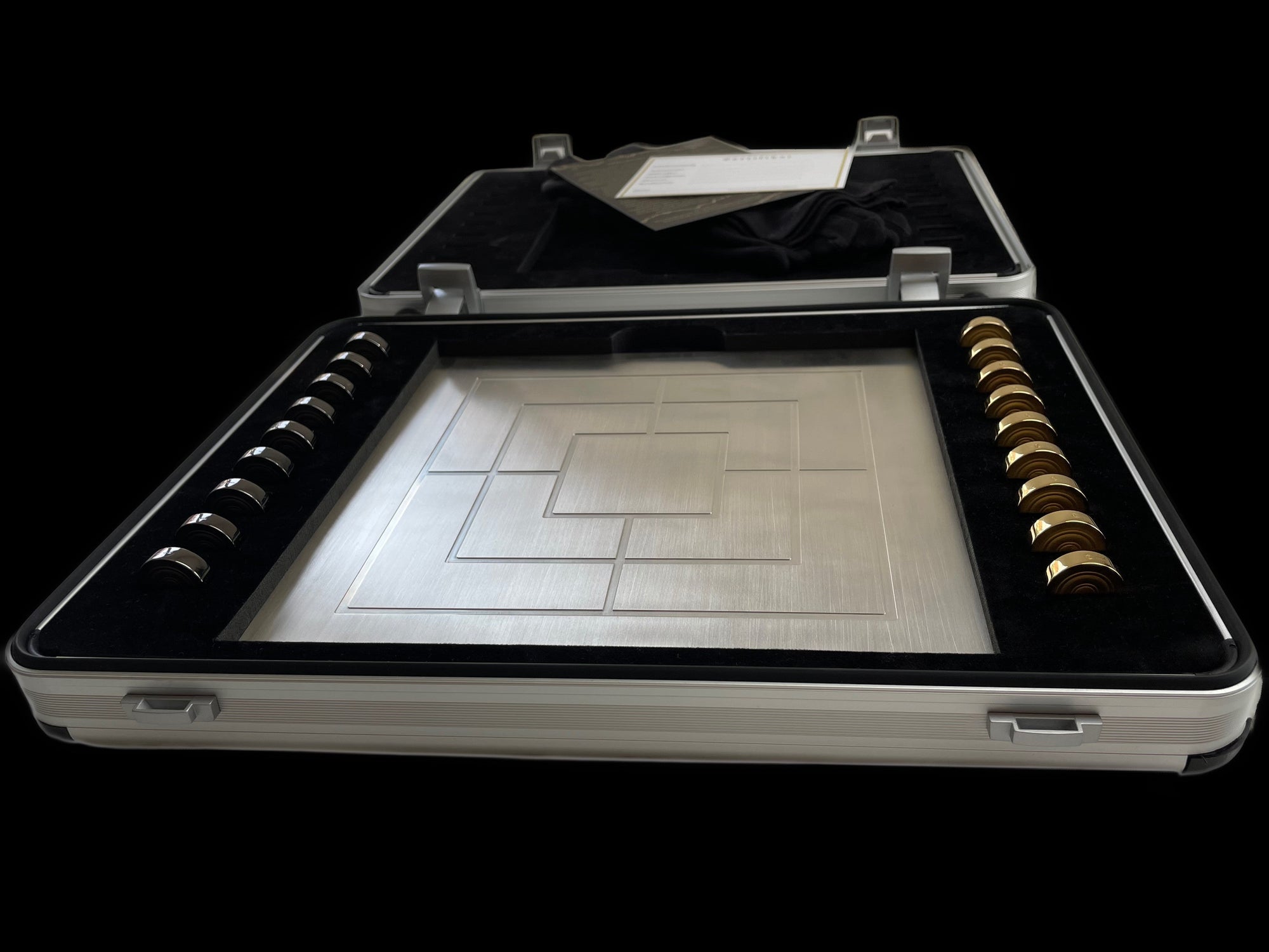 ALLE AURELT EDITIONEN · Handgefertigt aus massivem Gold & Silber.