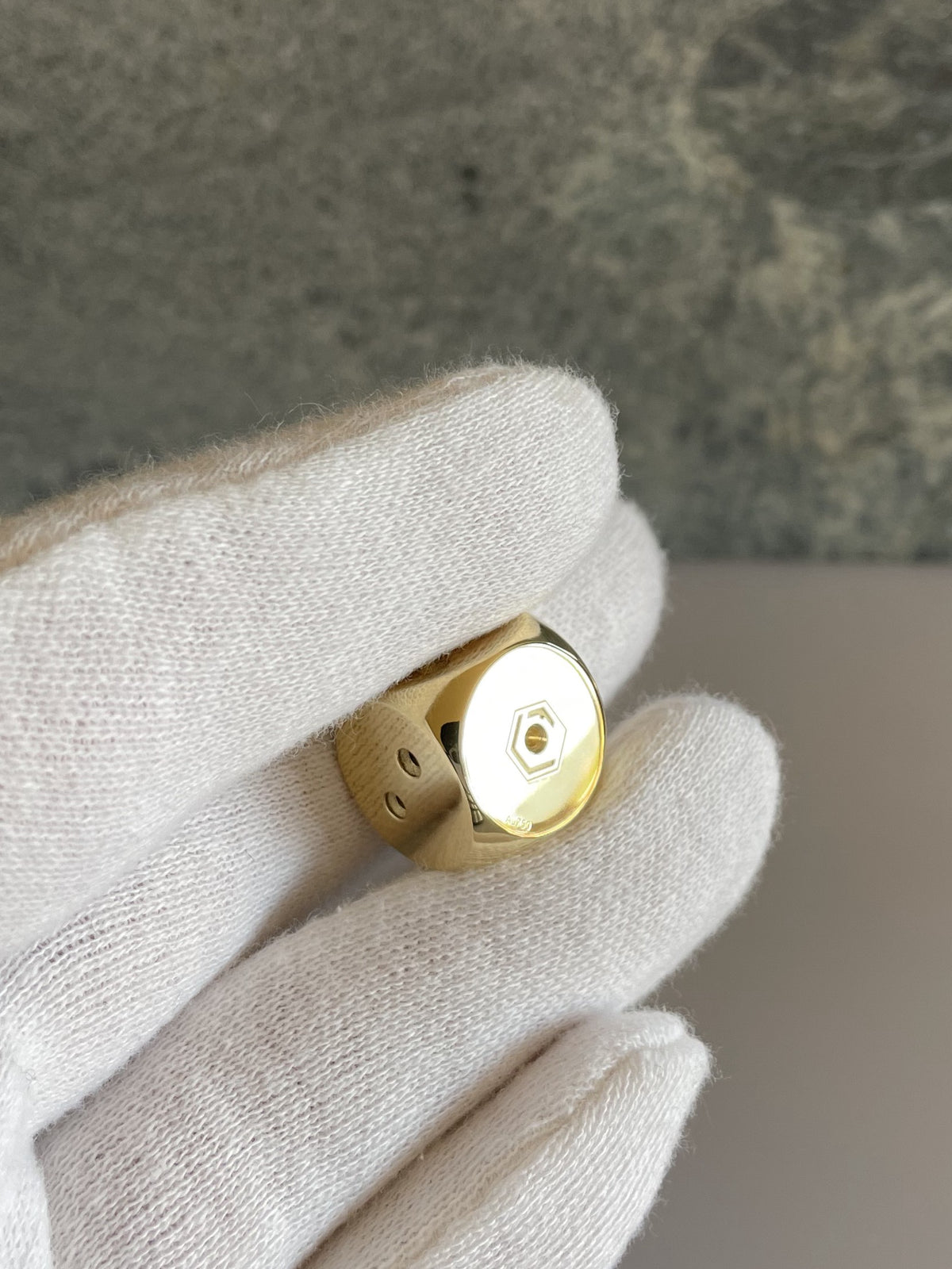 Solid 18k gold dice 16mm