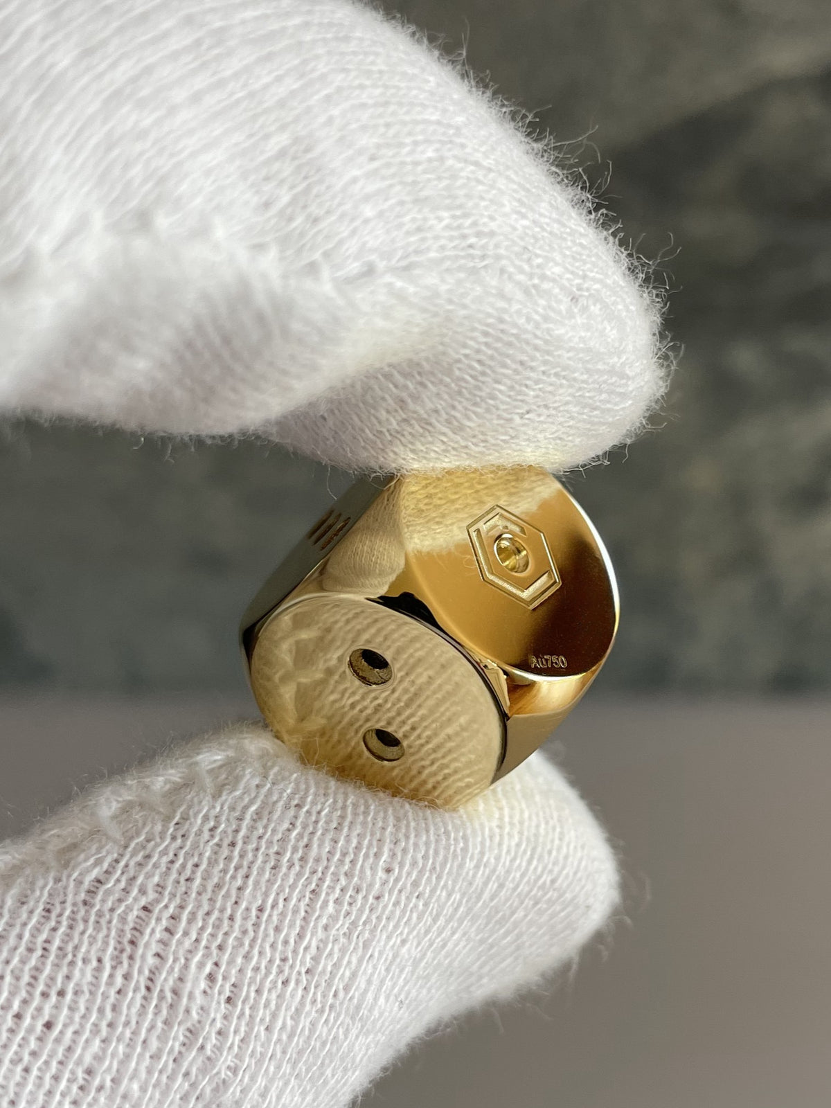 18k gold dice