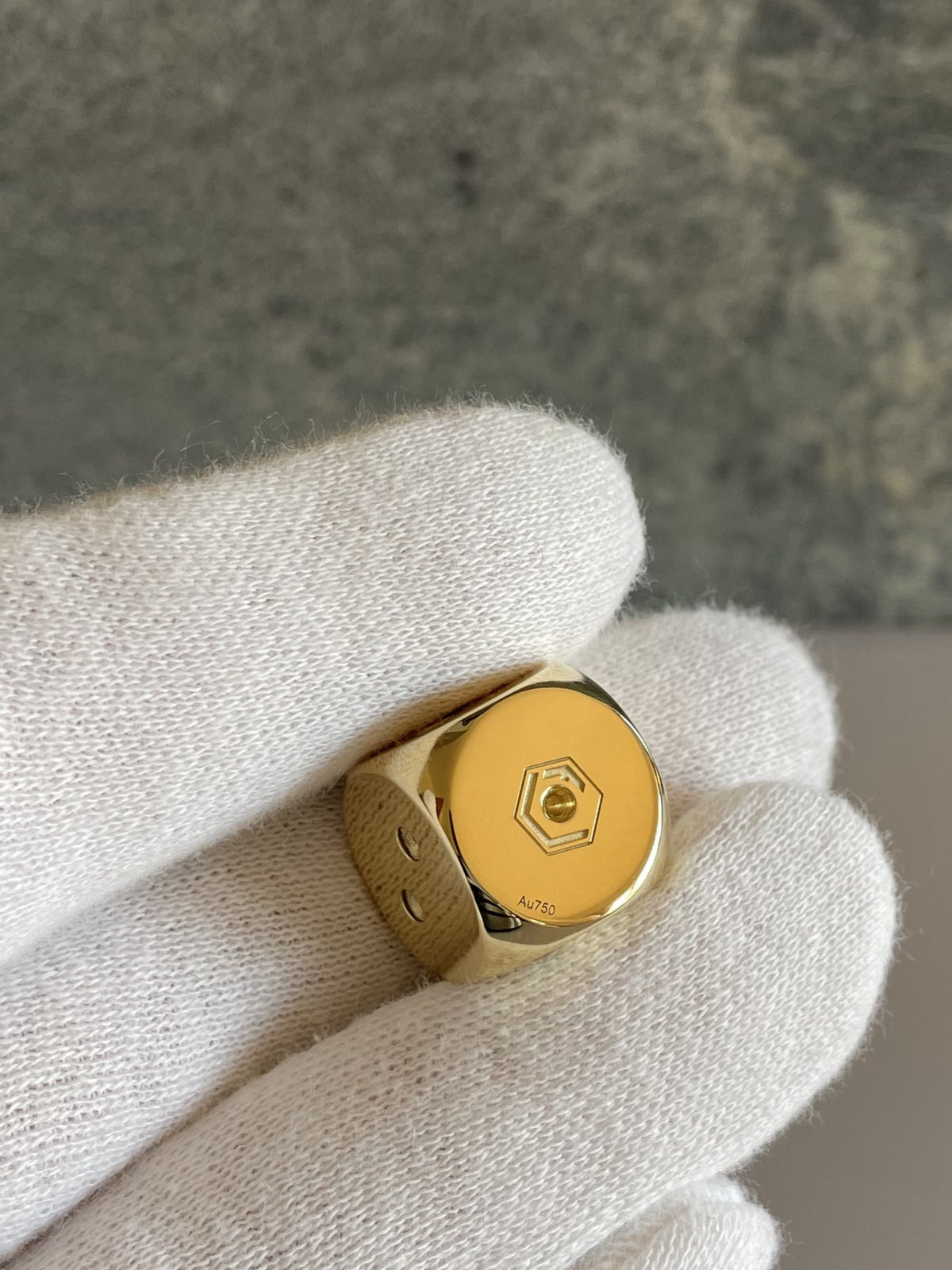 18k gold dice
