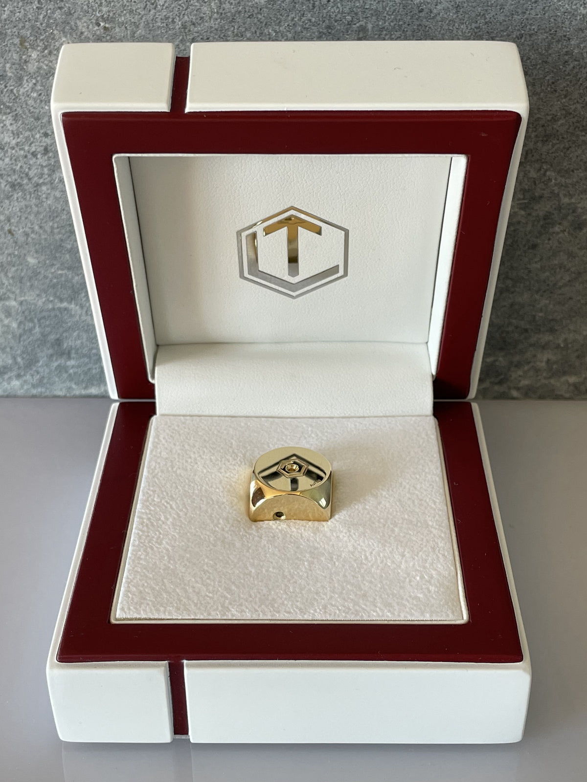 18k gold dice