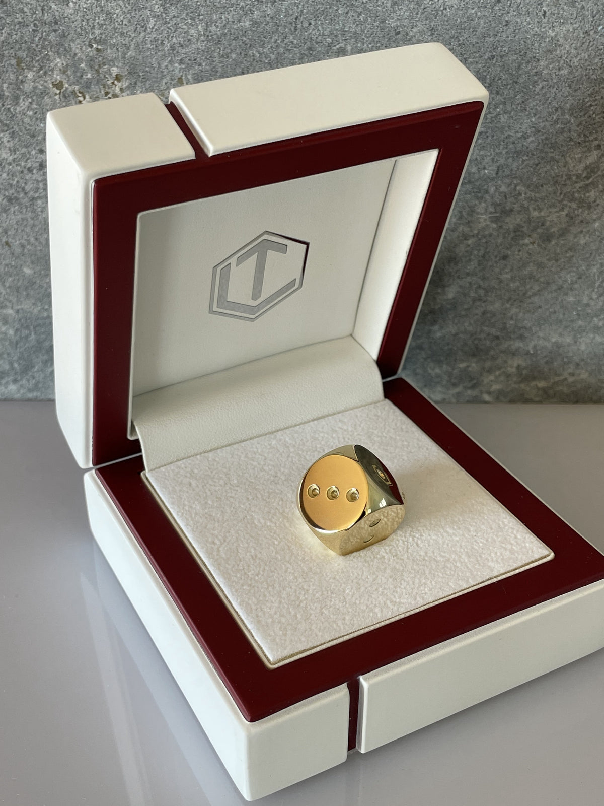 18k gold dice