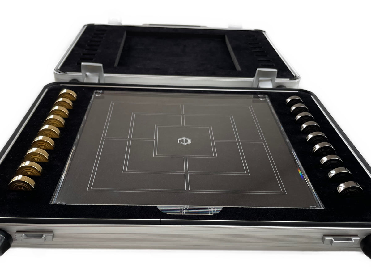 Board Game Nine Men´s Morris in Silver Pieces in Black and Gold Acrylic board - Mühlespiel Silber Gold und Schwarz Frontansicht