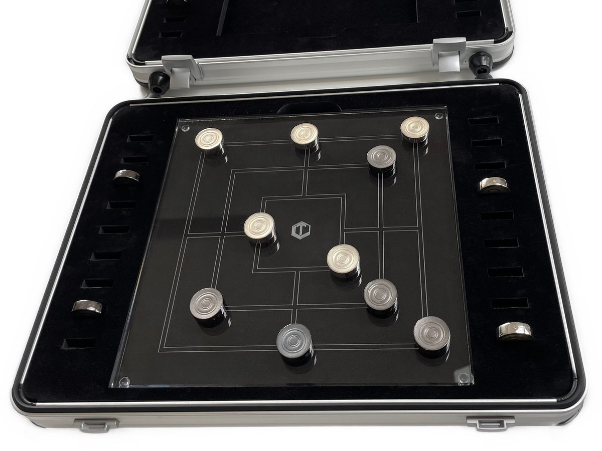 Board Game Nine Mens Morris Silver Black Rhodium-Plated - Mühlespiel aus Silber Spielsituation