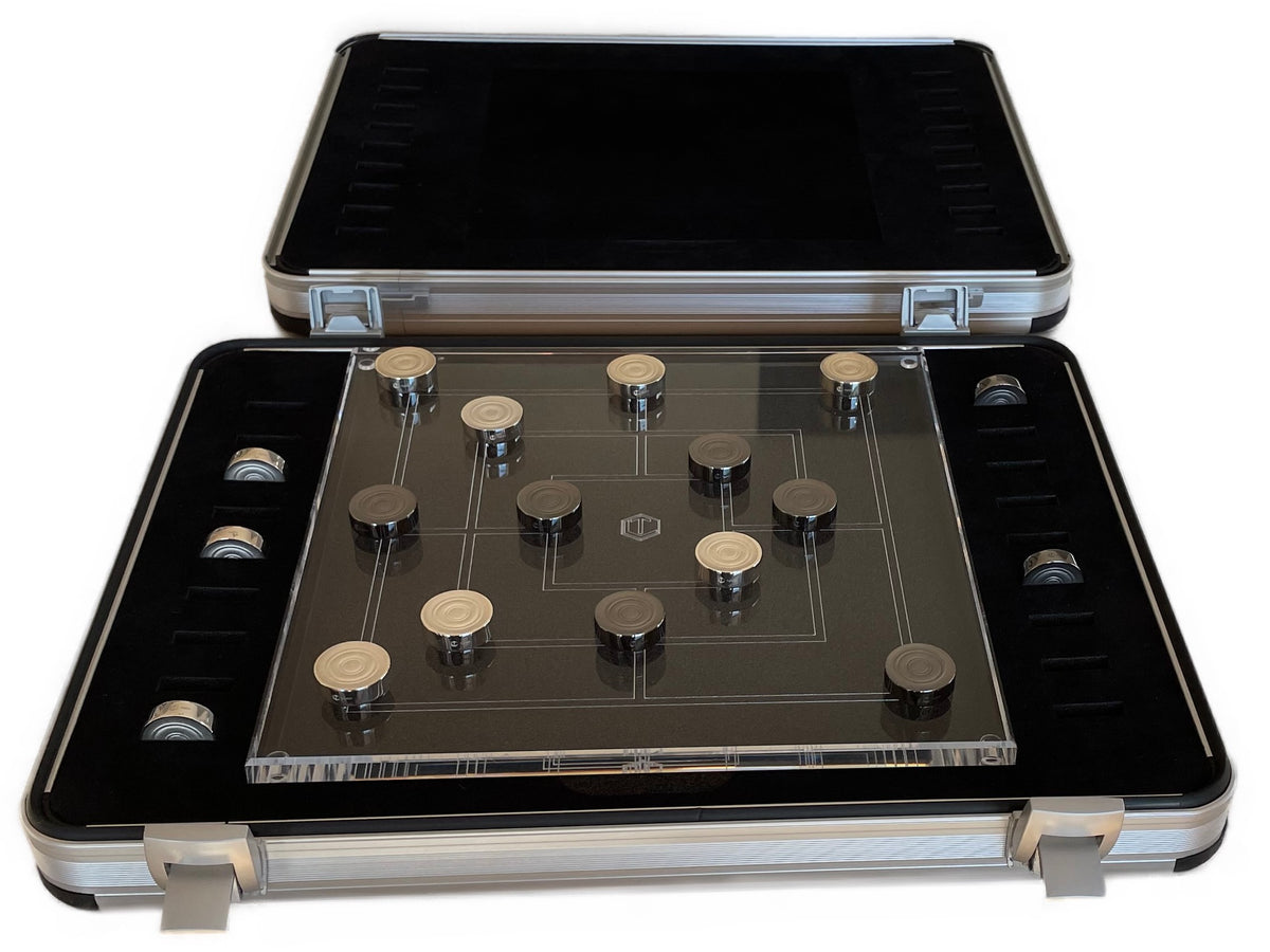 Board Game Nine Mens Morris Silver Black Rhodium-Plated - Mühlespiel Silbersteine und Schwarz Spielsituation