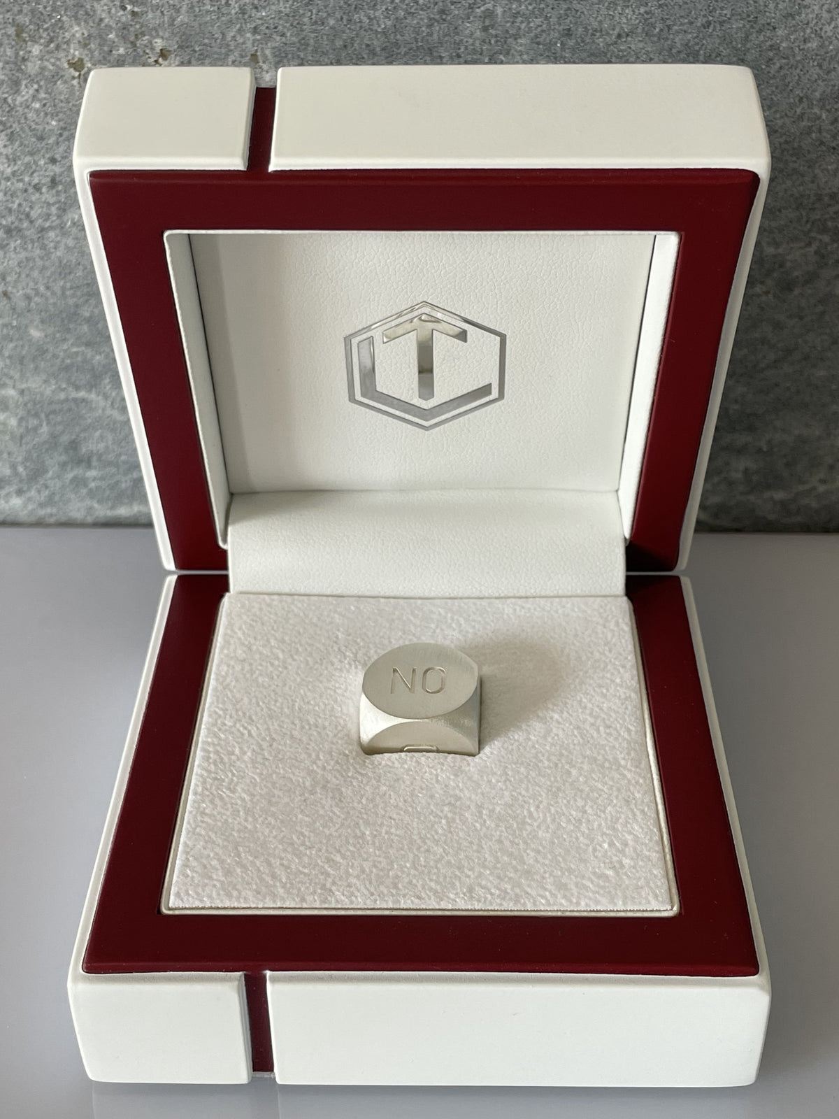 Decision Dice Silver brushed