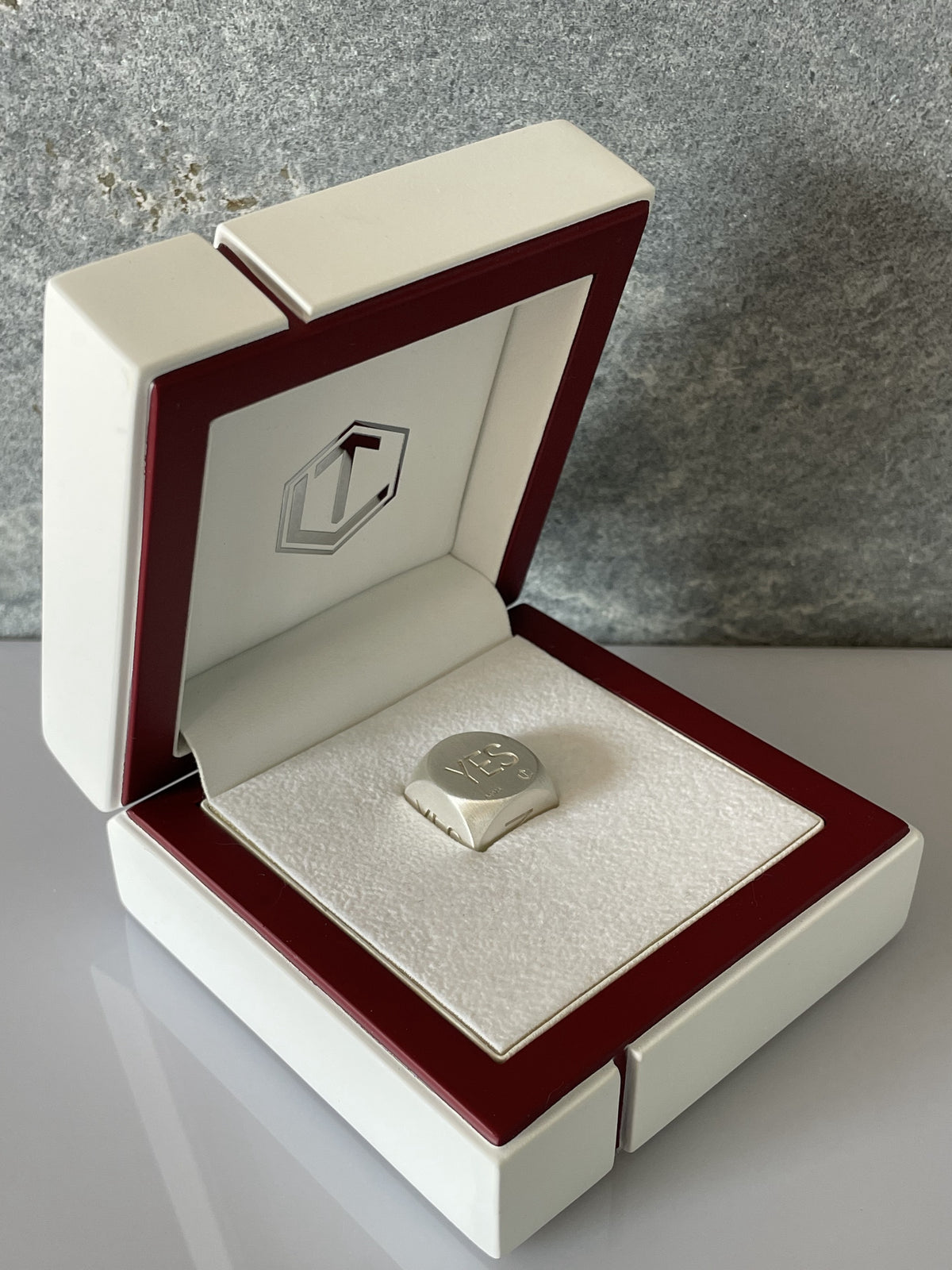 Decision Dice Silver brushed