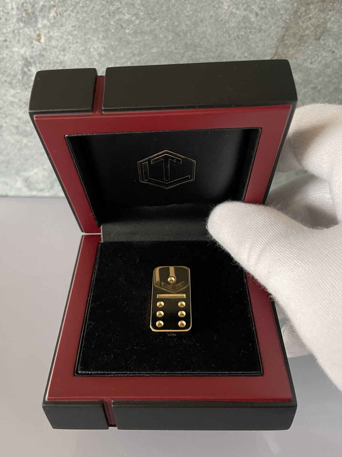 18 Karat Gold Dominostein · Länge 29 mm · 25 g · Poliert