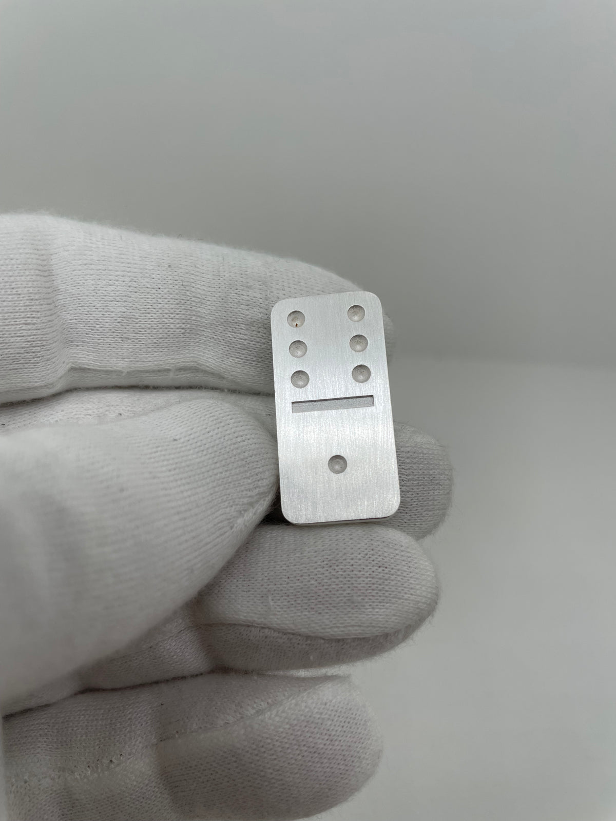 Domino Sterling Silver brushed in Hand - Dominostein Silber in der Hand