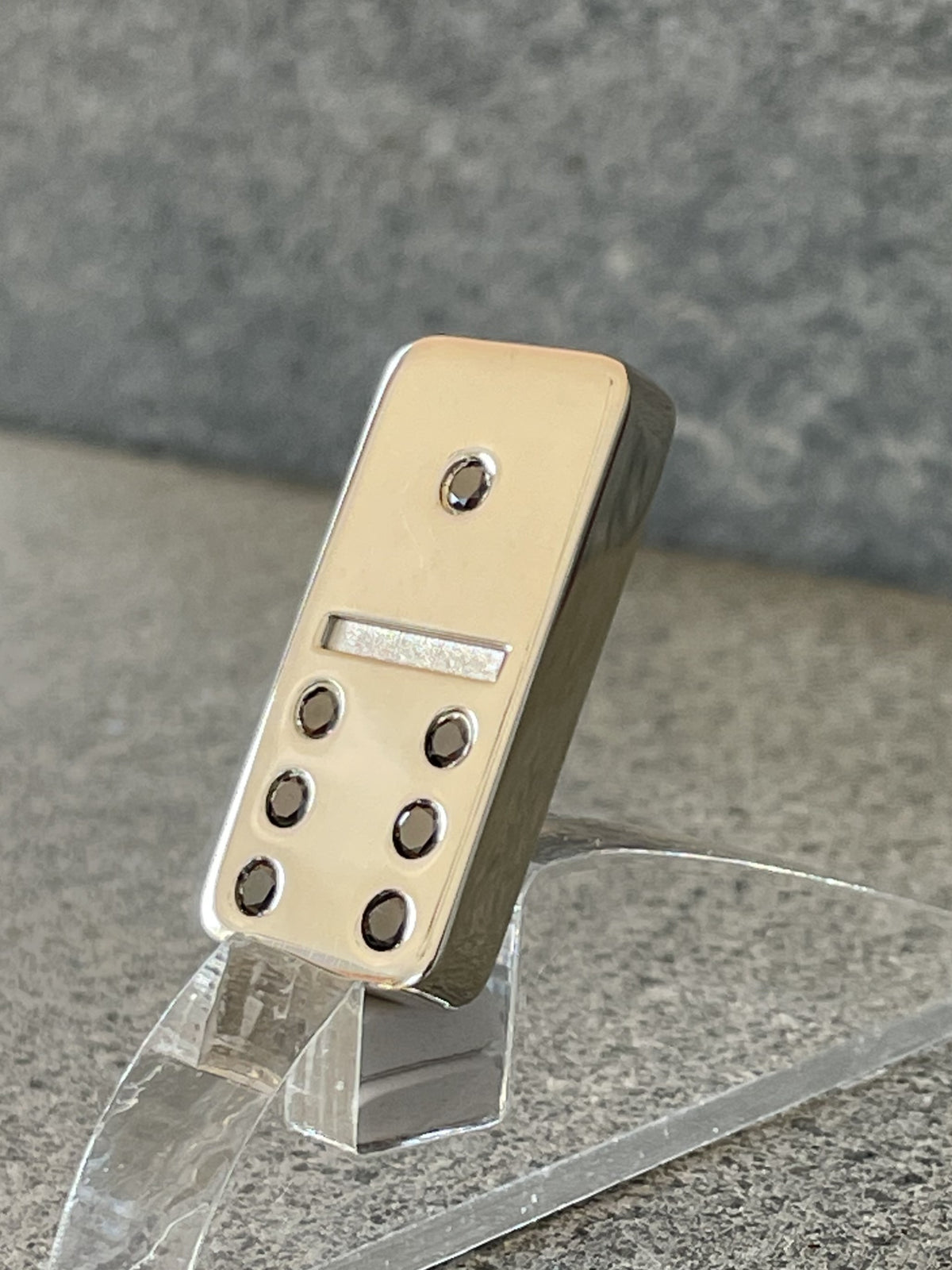 Domino Sterling Silver with Diamonds on Pillar  - Dominostein Silber mit  Diamanten auf Podest 1