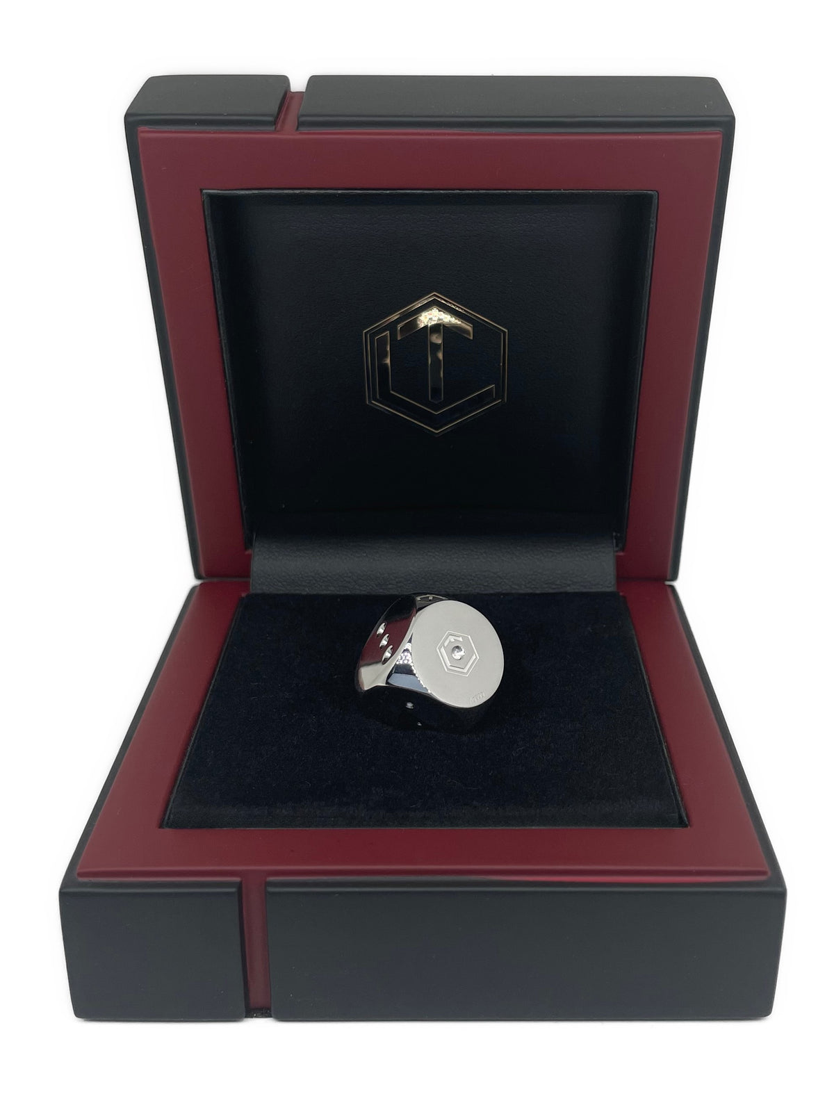 Fine Silver dice in black case front - Feinsilber Würfel im Etui