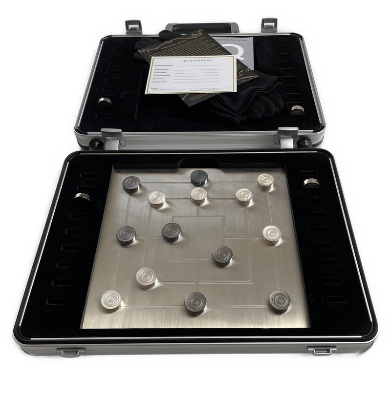 Board Game Nine Mens Morris Sterling Silver Black and Silver Pieces on board - Brettspiel Mühle Silber und Schwarz Spielsteine auf Spielbrett