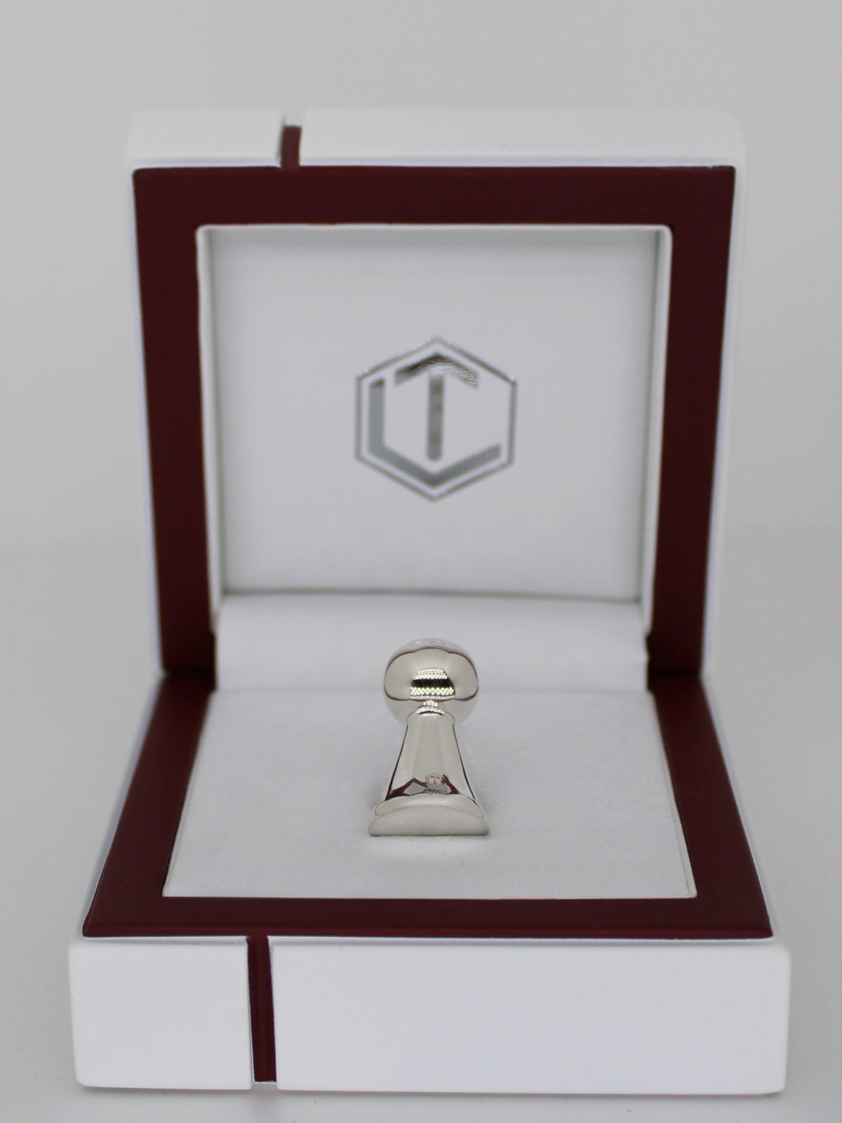 Play Figurine Sterling Silver in White Case - Spielfigur aus Silber im Etui