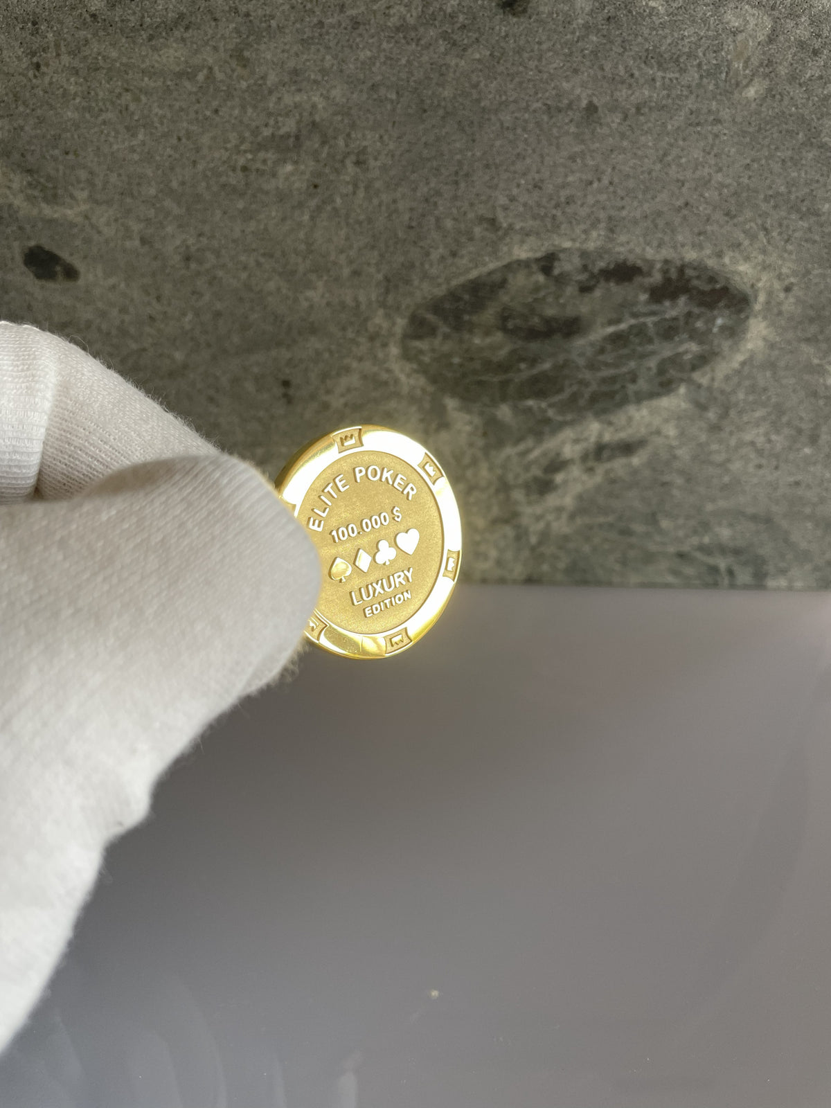 Poker Chip Silver 18k gold plated in hand