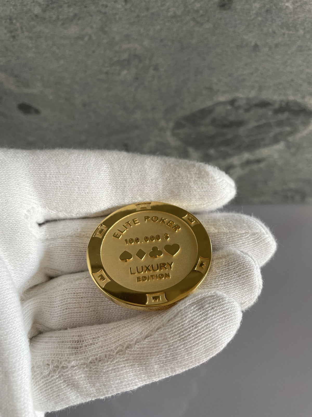 Poker Chip Silver 18k gold plated in hand