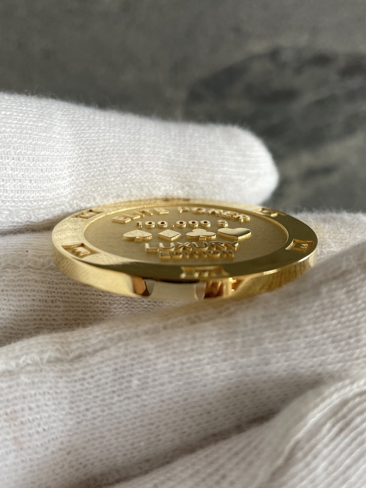 Poker Chip Silver 18k gold plated in hand