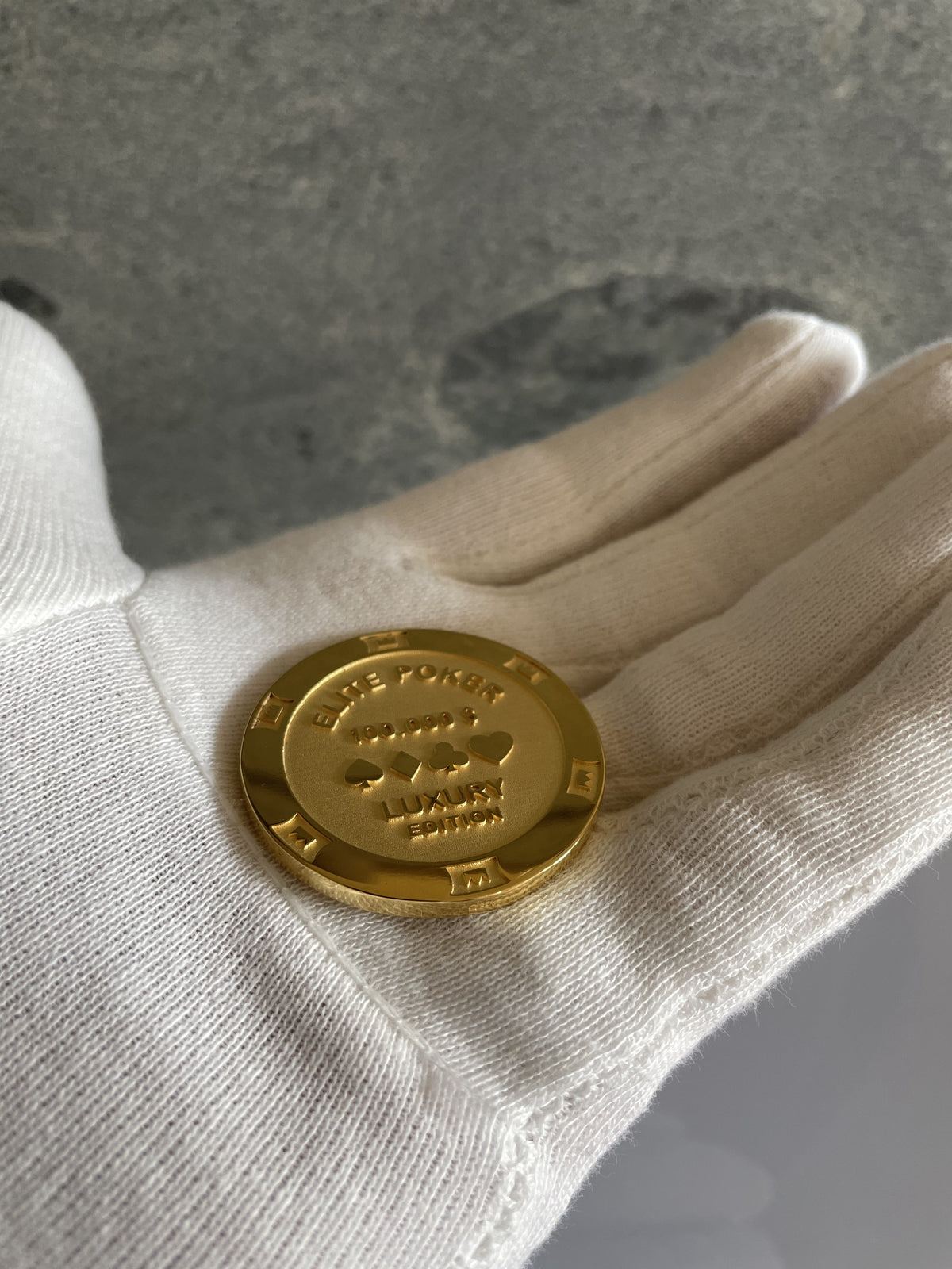 Poker Chip Silver 18k gold plated in hand