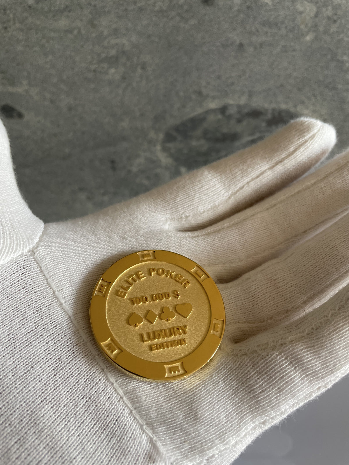 Poker Chip Silver 18k gold plated in hand