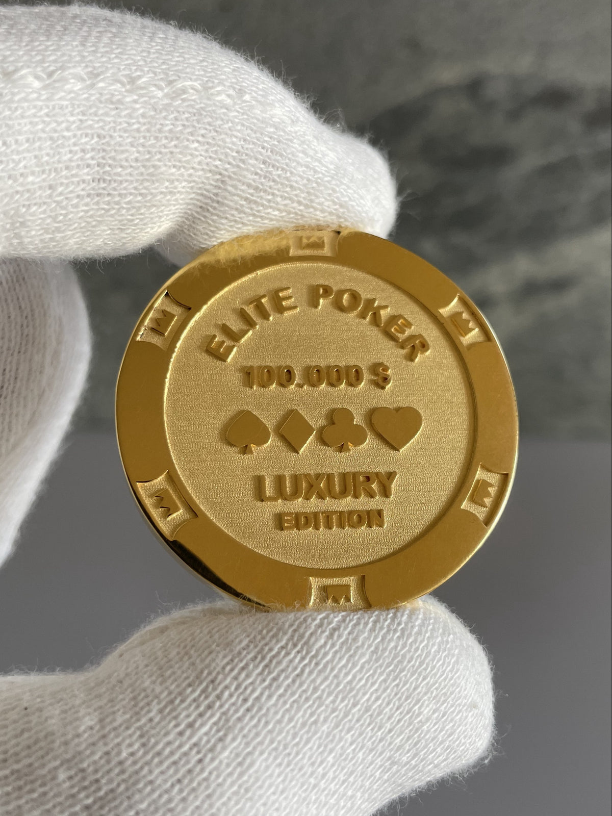 Poker Chip Silver 18k gold plated in hand