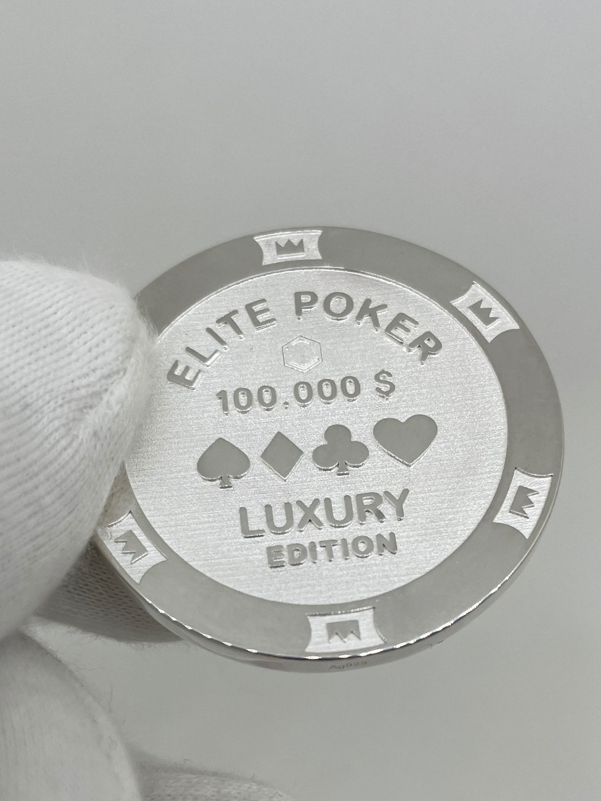Poker Chip Sterling Silver in Fingers - Pokerchip Silber in Finger