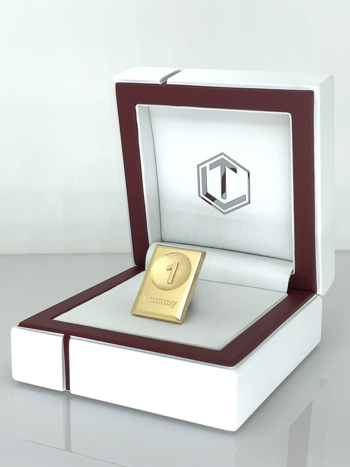 Rummy Tile 18-Karat Gold in White Case - Rummystein aus Gold im weissen Etui