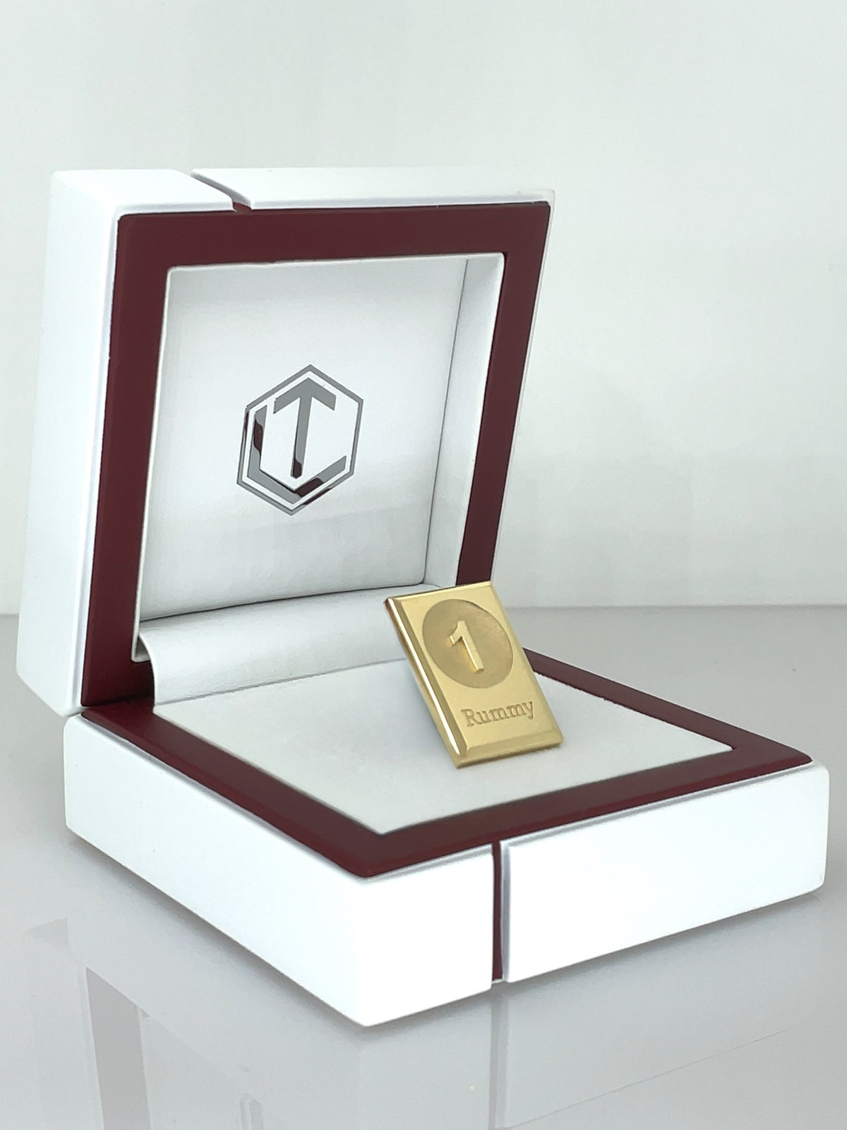 Rummy Tile 18-Karat Gold in White Case - Rummystein aus Gold im weissen Etui