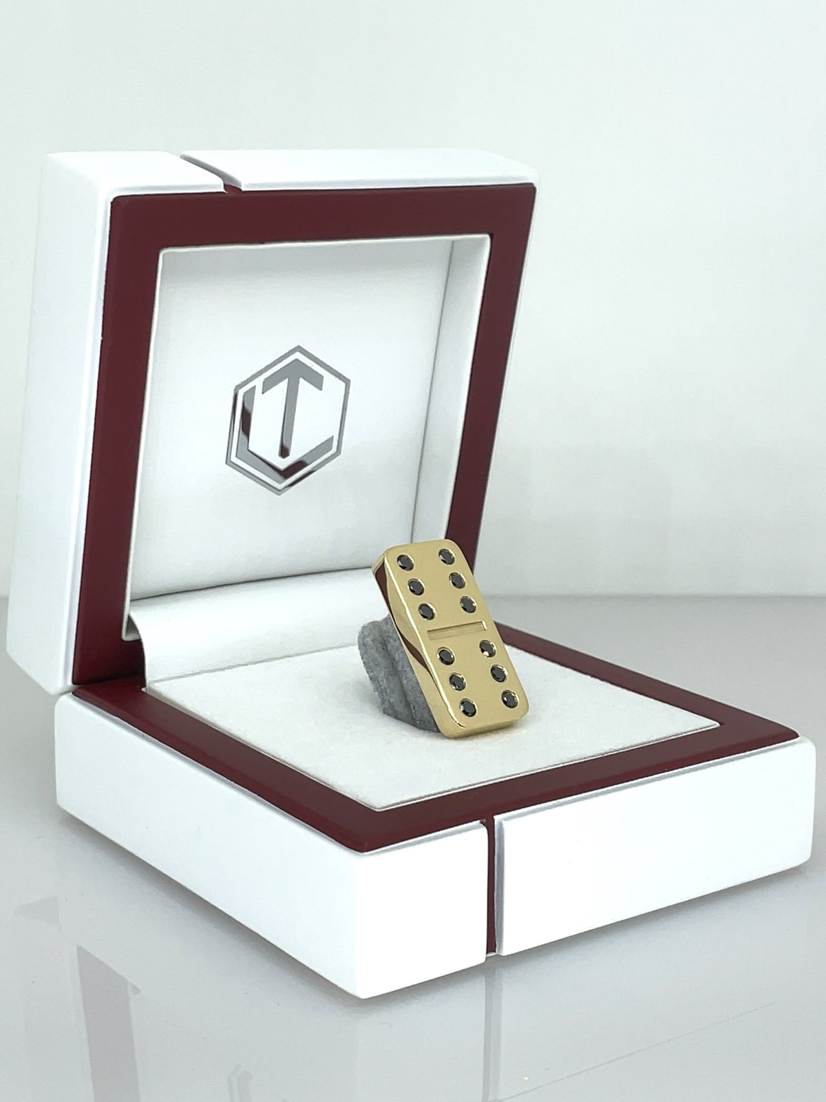 Solid 18-Karat Gold Domino Tile with Diamonds in white case - Dominostein 18 Karat Gold mit Diamanten im Etui