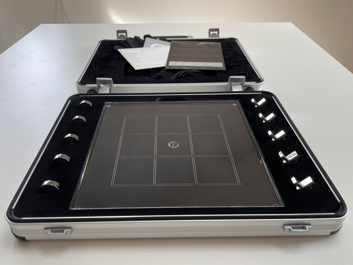 Solid Board Game Tic Tac Toe in Sterling Silver Rhodium - Tic-Tac-Toe Brettspiel in Silbe im Koffer