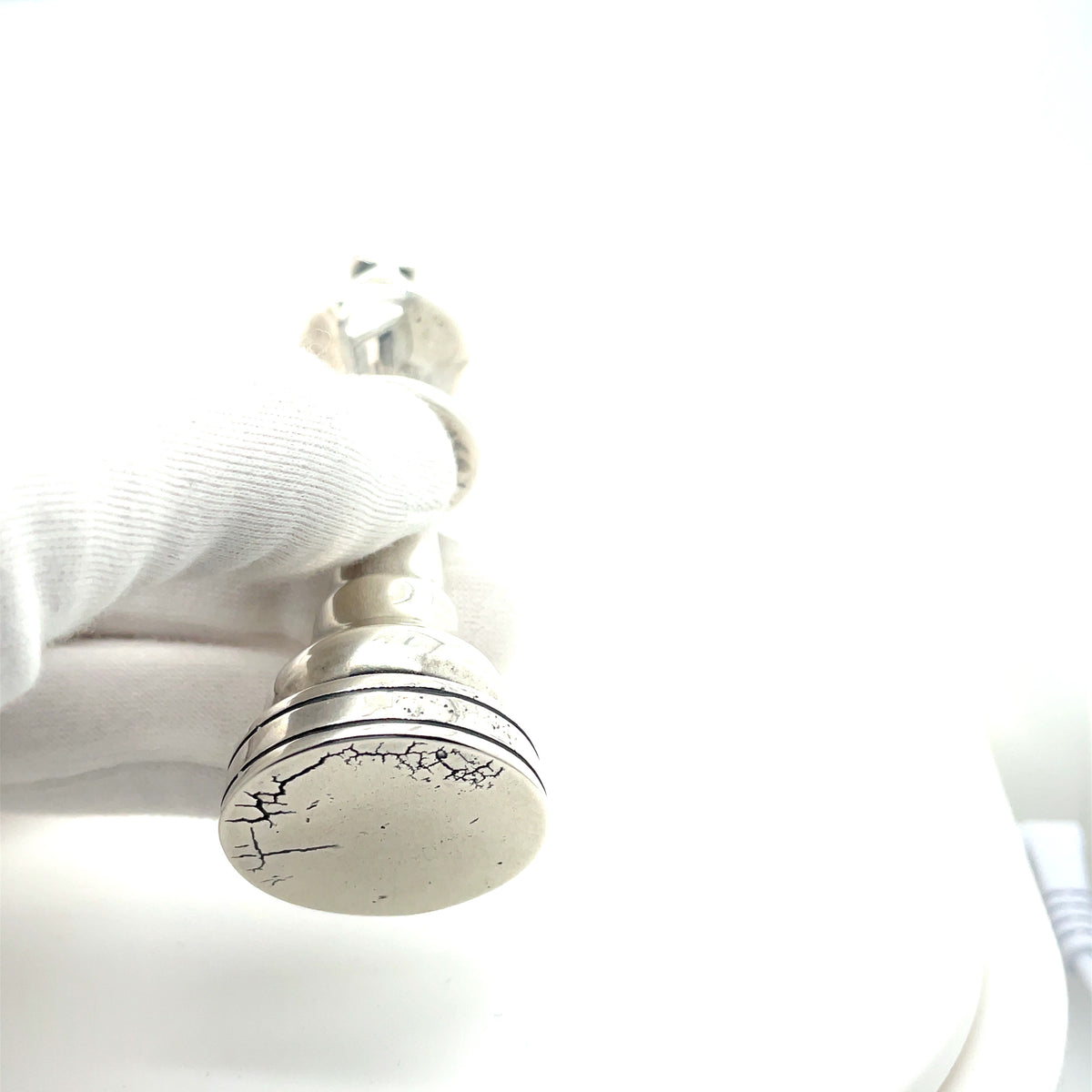 Solid Chess King Sterling Silver pillar - Schachfigur König aus Silber in der Hand boden