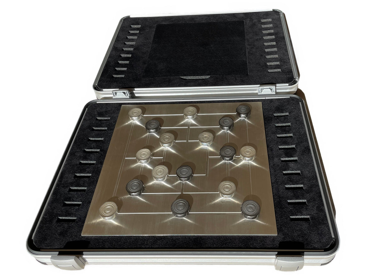 Solid Silver Board Game Nine Mens Morris Silver Black Rhodium-Plated - Mühlespiel aus Silber Rhodium im Koffer Spielsituation