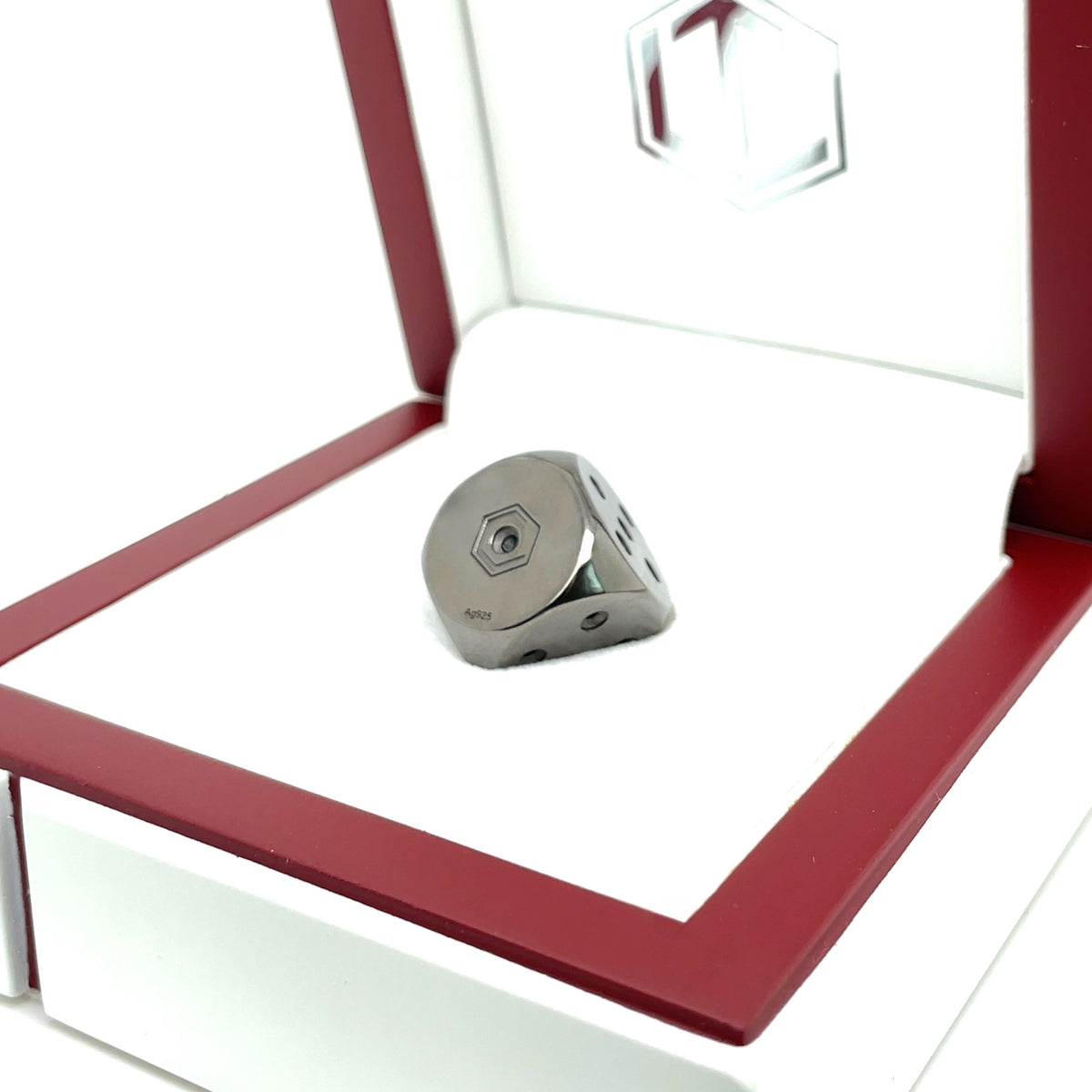 Solid Silver Dice black rhodium-plated in white case - Würfel aus Silber schwarz rhodiniert im Etui