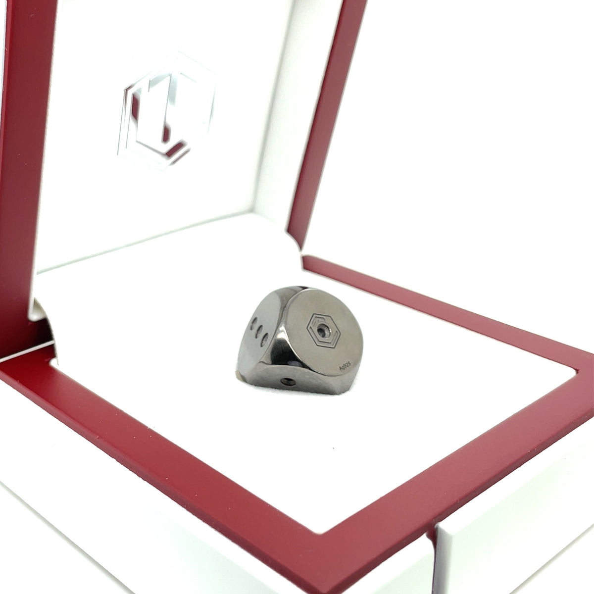 Solid Silver Dice black rhodium-plated in white case - Würfel aus Silber schwarz rhodiniert im Etui