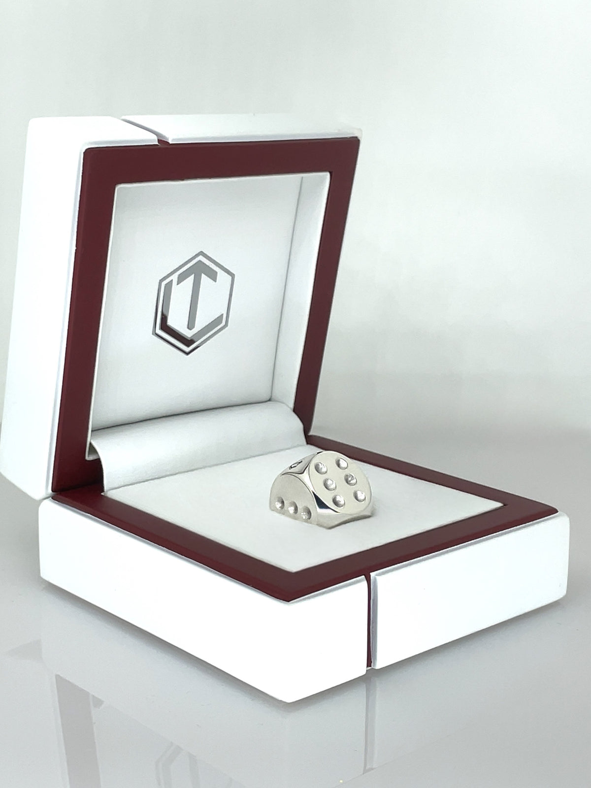Solid Silver Dice polished in white case - Silberwürfel poliert im Etui