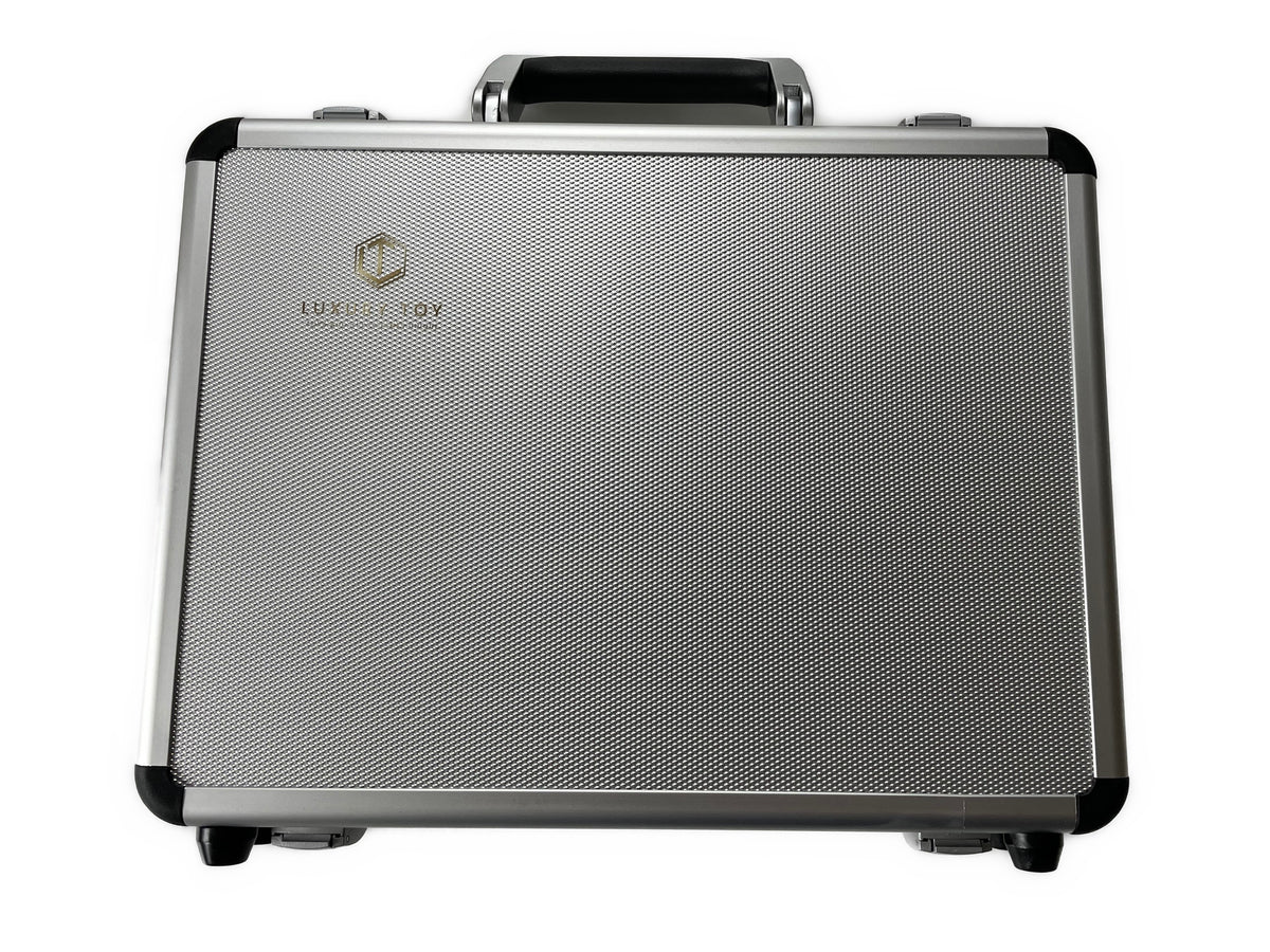 Solid Silver Nine Mens Morris Silver 18-karat Gold-plated Aluminum Case - Aluminiumkoffer Mühlespiel aussen