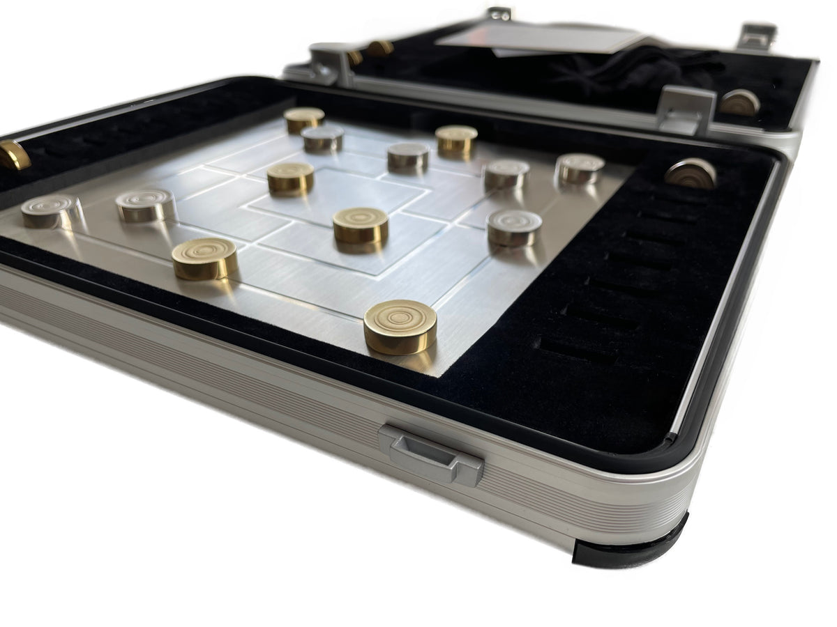 Solid Silver Nine Mens Morris Silver 18-karat Gold-plated in case - Mühlespiel aus Silber Spielsituation 