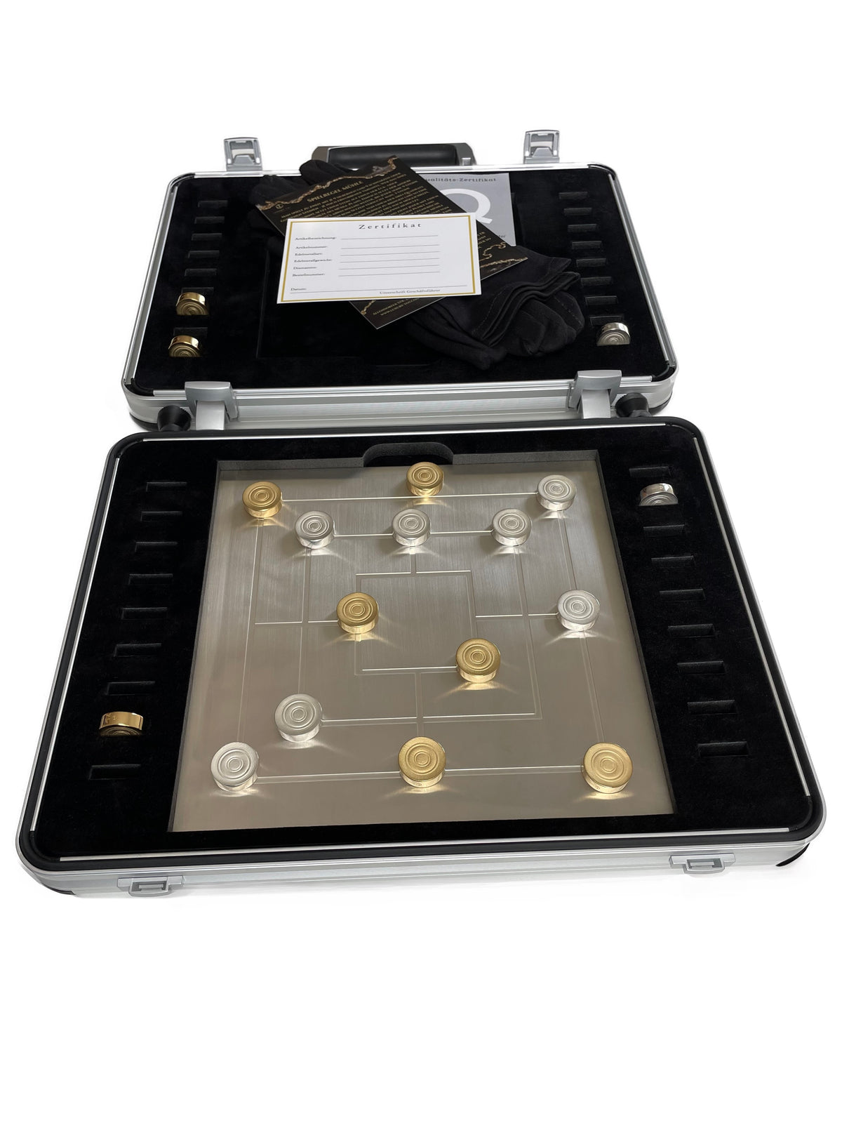 Solid Silver Nine Mens Morris Silver 18-karat Gold-plated in case play situation - Mühlespiel Silber Gold Spielsituation