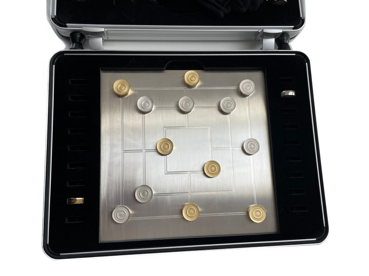 Solid Silver Nine Mens Morris Silver 18-karat Gold-plated in case - Mühlespiel Silber Gold Spielsituation