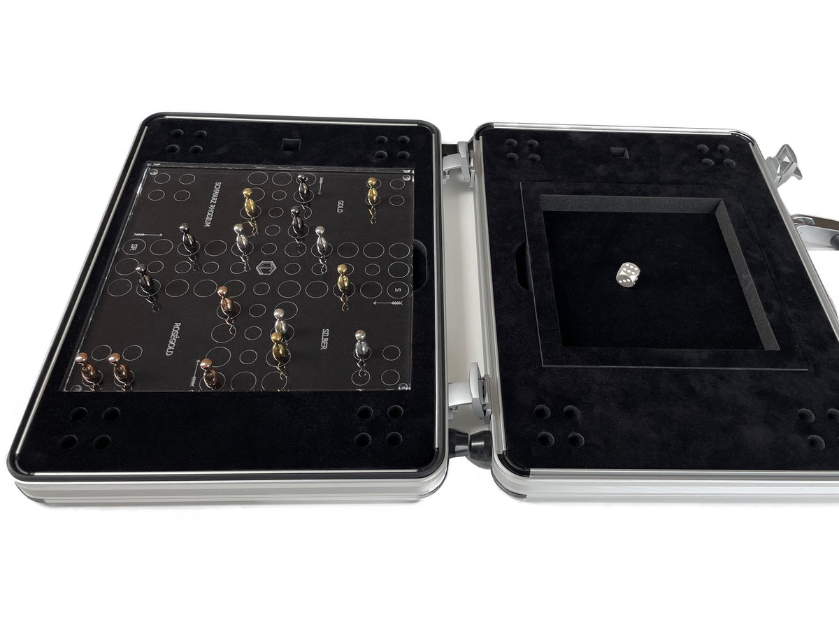 Solid Sterling Silver Ludo Game pieces on board - Ludo mit Spielsteinen aus Silber auf Spielbrett