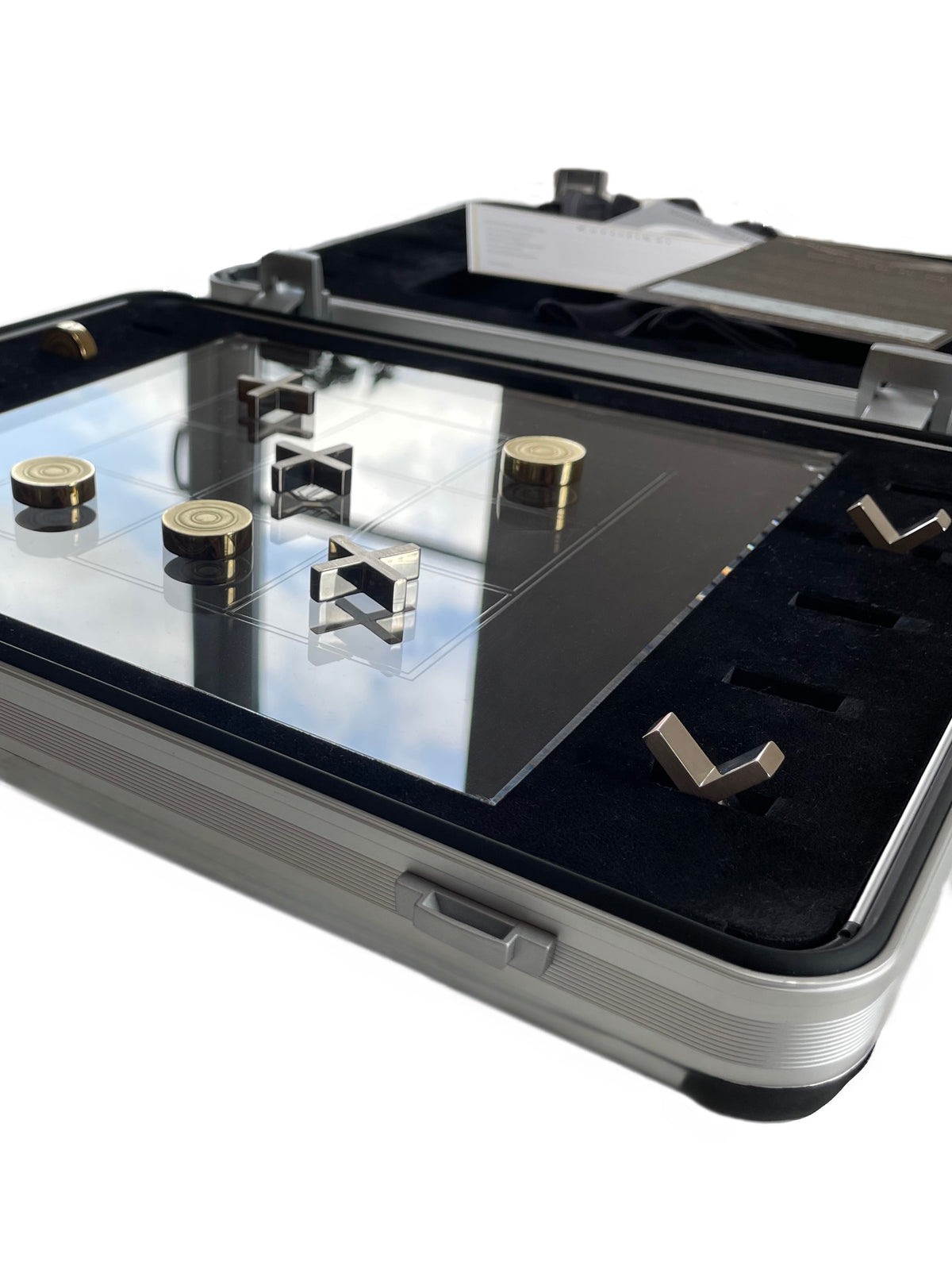 Solid Sterling Silver Tic-Tac-Toe 18k gold-plated - Tic-Tac-Toe Silber Gold Spielsituation im Koffer