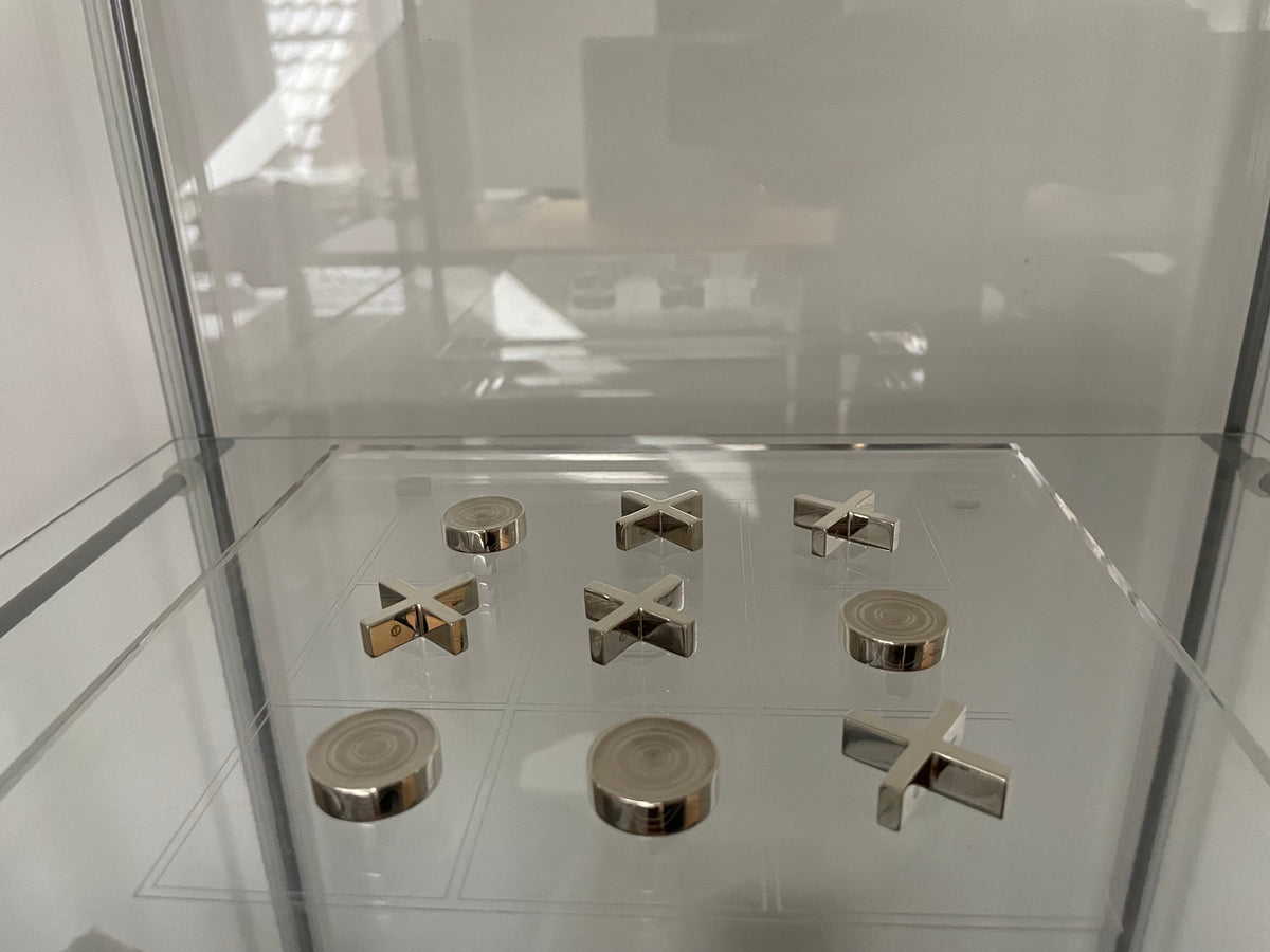 TTT in glas vitrine play situation- TTT in Glasvitrine Spielsituation