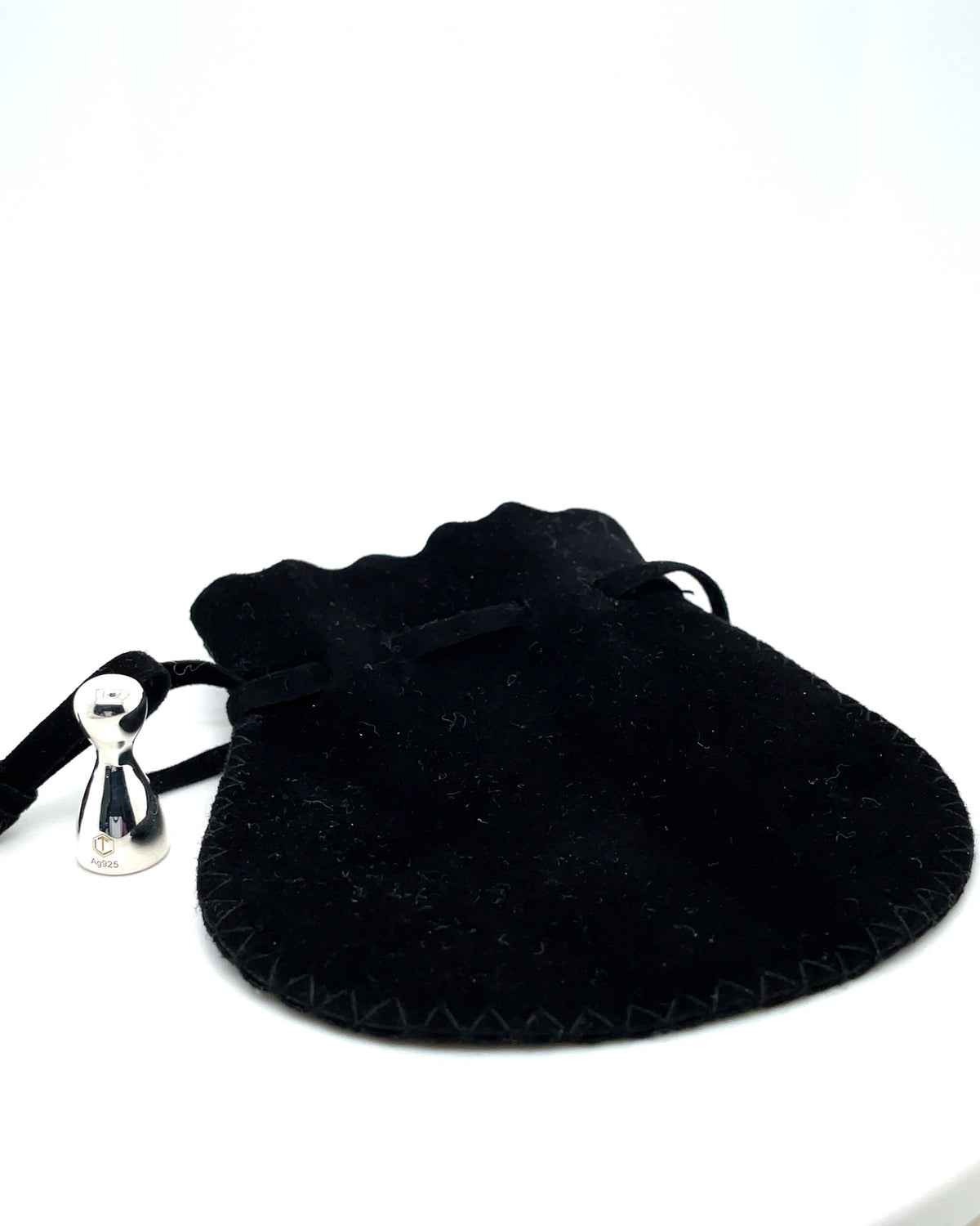 Play Figurine Sterling Silver beside velvet case - Spielfigur Silber neben Samtetui