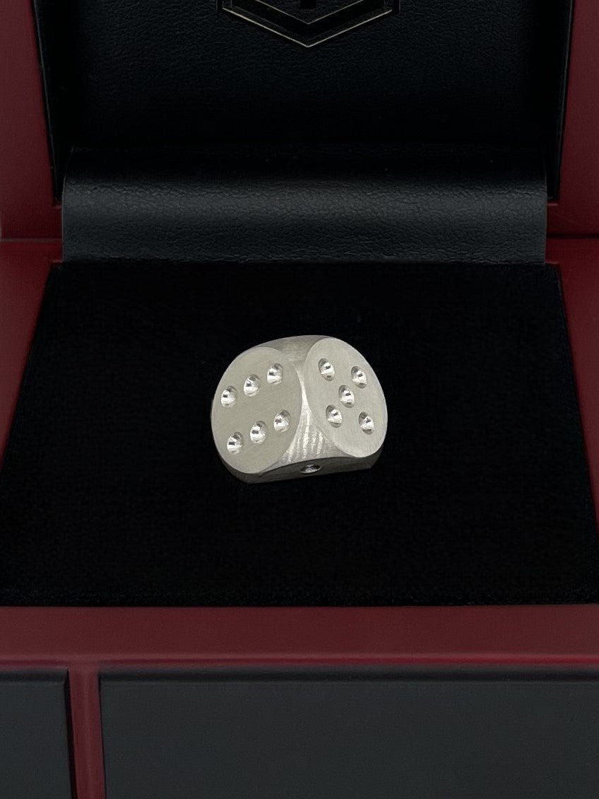 Solid_brushed Sterling_Silver Dice_14mm in black case - Massiver Spielwürfel aus Silber im Etui