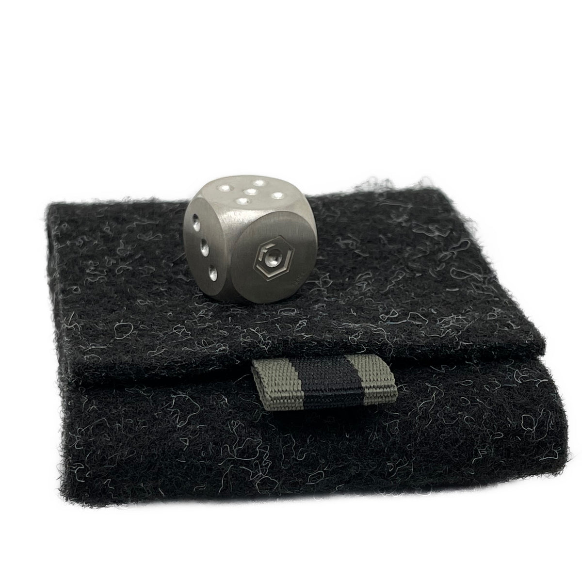 Solid_brushed Sterling_Silver Dice_14mm in felt case - Würfel aus Silber auf Filzetui